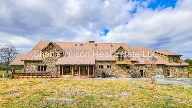 218 Sugar Hollow Rd in Chatsworth, GA - Building Photo - Building Photo