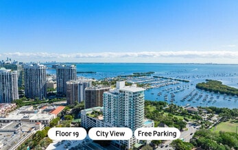 2889 McFarlane Rd in Miami, FL - Foto de edificio - Building Photo