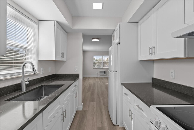property at 1150 E Sample Rd