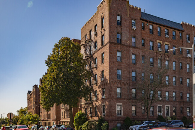 36-20 168th St in Flushing, NY - Building Photo - Building Photo