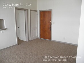 292 W Main St in Waukesha, WI - Building Photo - Building Photo