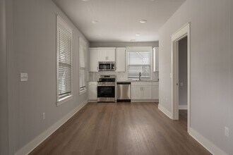 398 E 10th St in Fayetteville, AR - Building Photo - Building Photo