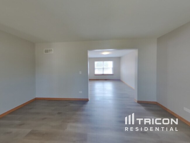 1864 Lake Shore Dr in Romeoville, IL - Building Photo - Building Photo
