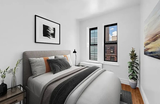 property at 122 Norfolk St