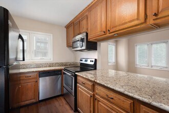 3204 W End Cir, Unit 12 in Nashville, TN - Building Photo - Building Photo