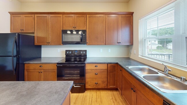 2018 Campbell Rd in La crosse, WI - Foto de edificio - Building Photo