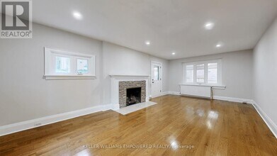 107 Lawrence Crescent in Toronto, ON - Building Photo - Building Photo