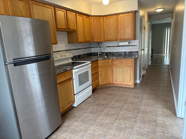 9821 Bianco Terrace in Des Plaines, IL - Building Photo - Building Photo