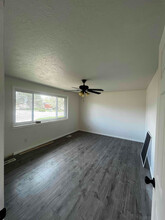 2153 N 630 W in Clinton, UT - Foto de edificio - Building Photo