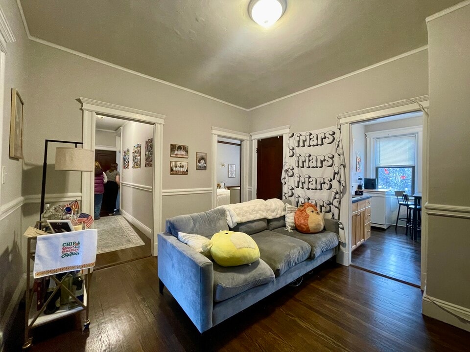 25 Green St, Unit 4 in Brookline, MA - Building Photo