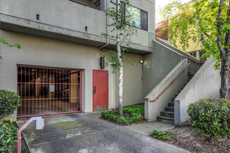 245 Perkins St in Oakland, CA - Building Photo - Building Photo