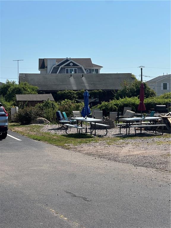 53 Winnapaug Rd in Westerly, RI - Building Photo - Building Photo