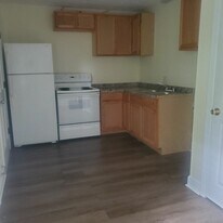 209 Vineland Dr, Unit 209 Vineland drive in Fayetteville, NC - Building Photo