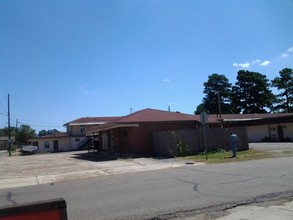 Breckenridge Apartments in Hope, AR - Building Photo - Building Photo