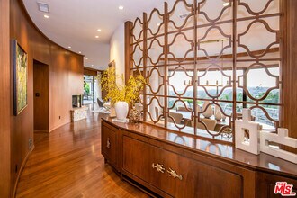 1131 Miradero Rd in Beverly Hills, CA - Building Photo - Building Photo