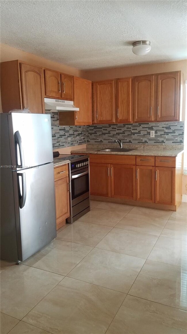 5001 NW 23rd St in Lauderhill, FL - Building Photo - Building Photo