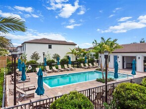 221 SW 159th Way in Pembroke Pines, FL - Building Photo - Building Photo