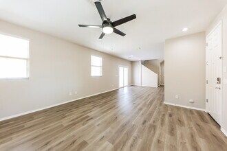 2656 N 73rd Glen in Phoenix, AZ - Building Photo - Building Photo