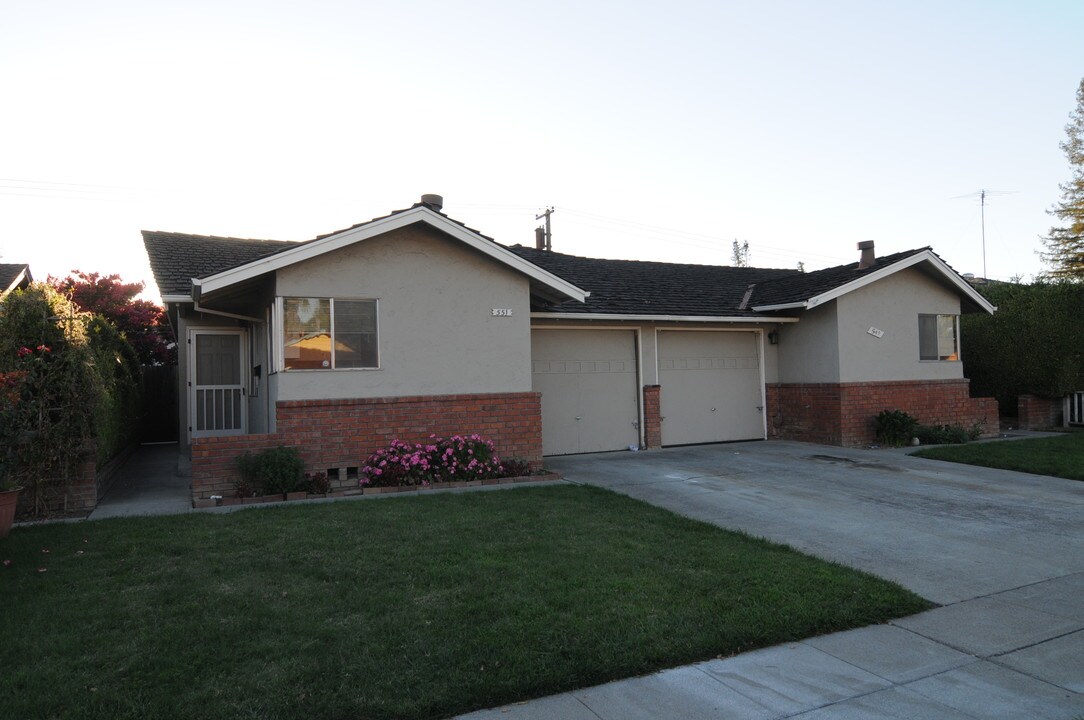 549-551 Hazel Dell Way in San Jose, CA - Building Photo
