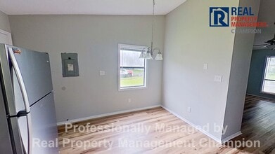 152 Village Cir in Jacksonville, NC - Building Photo - Building Photo