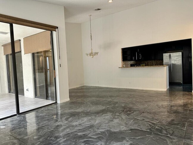 5438 Verona Dr in Boynton Beach, FL - Building Photo - Building Photo