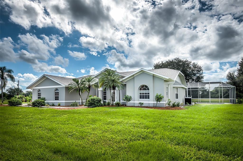 27406 Tierra Del Fuego Cir in Punta Gorda, FL - Building Photo