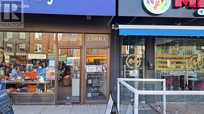 2588 A Yonge St in Toronto, ON - Building Photo - Building Photo