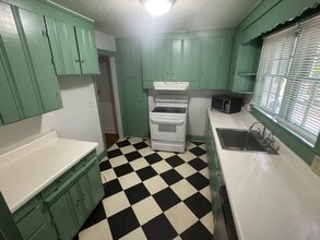 109 Waverly Way in Lagrange, GA - Building Photo - Building Photo