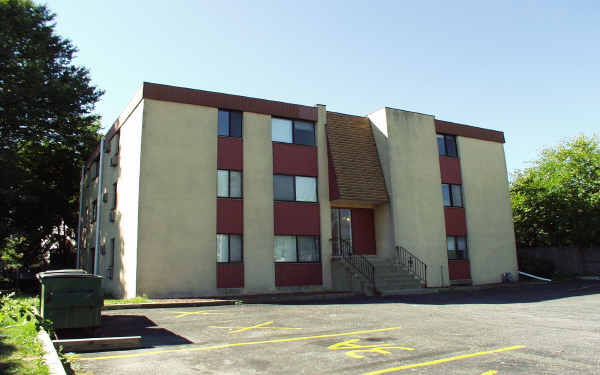 139 S State Rd in Upper Darby, PA - Building Photo