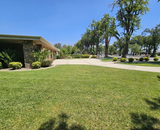 1569 N Euclid Ave in Upland, CA - Building Photo - Building Photo