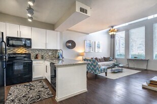 Lakewood on the Trail in Dallas, TX - Building Photo