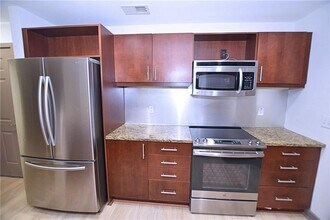 390 17th St NW in Atlanta, GA - Building Photo - Building Photo