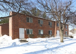 Byam Village in Waterbury, CT - Foto de edificio - Building Photo