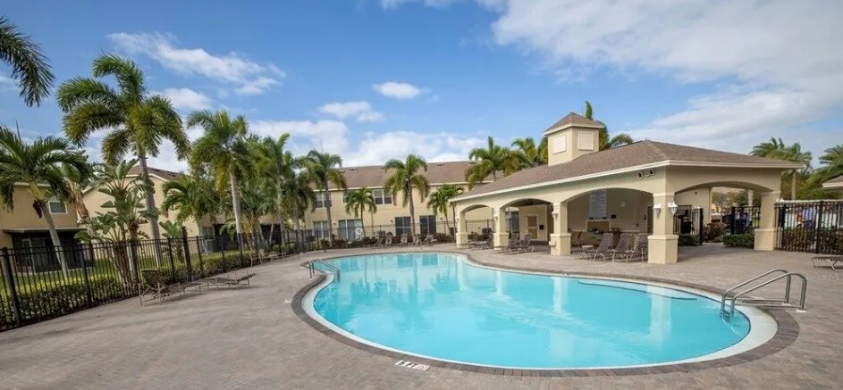 6839-6846 46th St N in Pinellas Park, FL - Building Photo