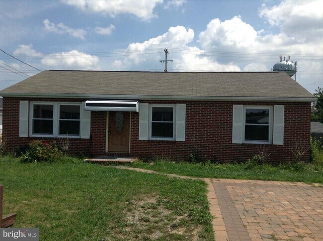 106 Green Park Ct