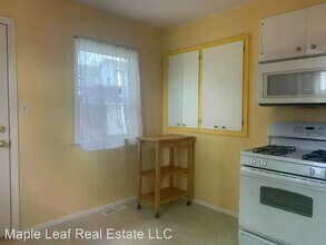 9815 Linden Ave N in Seattle, WA - Building Photo - Building Photo