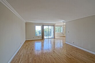 1110 W 10th St in Los Angeles, CA - Building Photo - Building Photo