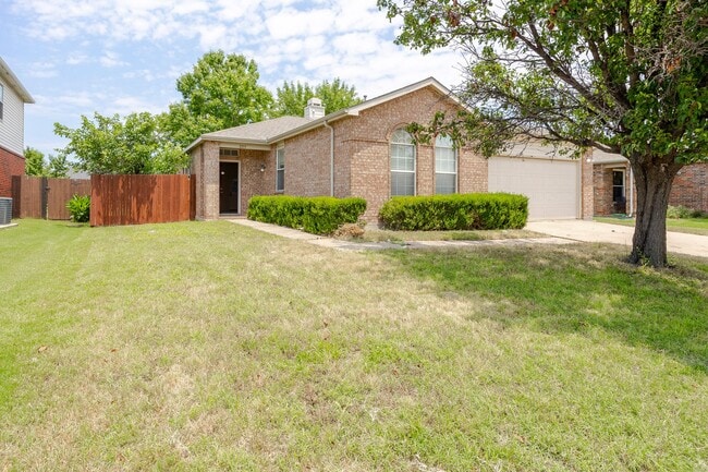 2213 Willow Dr in Little Elm, TX - Foto de edificio - Building Photo