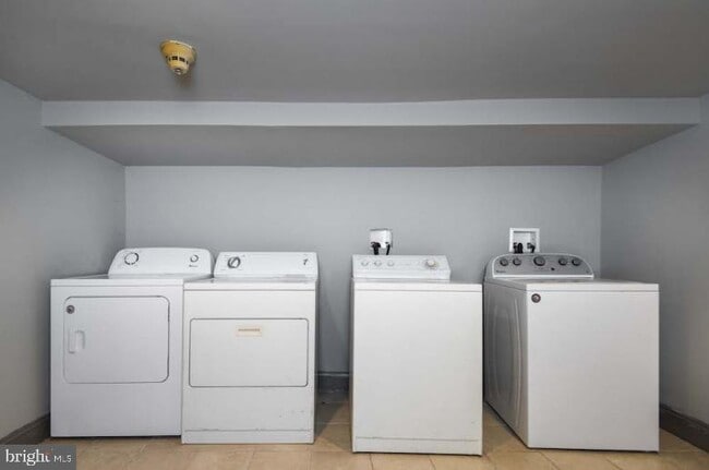 1316 Pine St in Philadelphia, PA - Building Photo - Building Photo