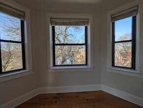 2329 N Rockwell St, Unit 2327-3A in Chicago, IL - Foto de edificio - Building Photo