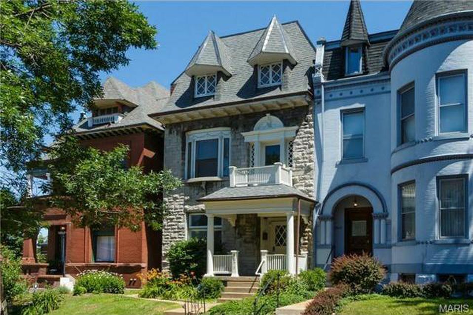 3671 Russell Blvd, Unit 3671 2F in St. Louis, MO - Building Photo