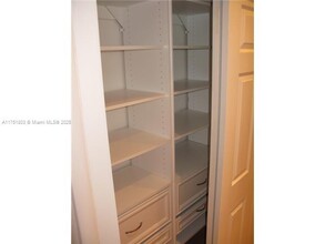 1035 Meridian Ave in Miami Beach, FL - Building Photo - Building Photo