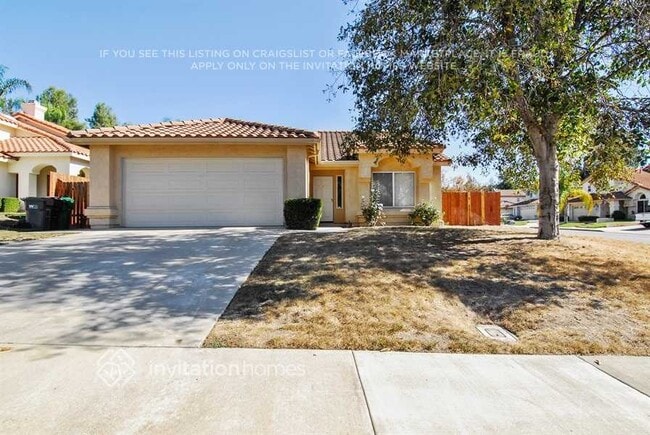 property at 39272 Vía Lar