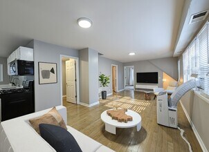 2623 N Emmett St, Unit 07102 in Chicago, IL - Foto de edificio - Building Photo