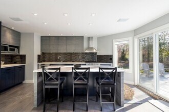723 Hands Creek Rd in East Hampton, NY - Building Photo - Building Photo