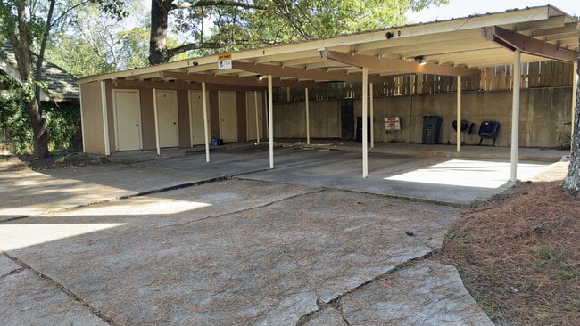 1330 N State St in Jackson, MS - Building Photo - Building Photo