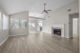 16167 Golden Sands Dr in Houston, TX - Foto de edificio - Building Photo