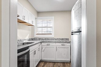 4460 Old Mission Rd in Chattanooga, TN - Foto de edificio - Building Photo