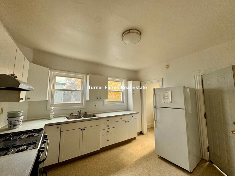 144 Hillside St, Unit 2F in Boston, MA - Building Photo