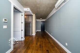 187 Kent Ave, Unit 313 in Brooklyn, NY - Foto de edificio - Building Photo